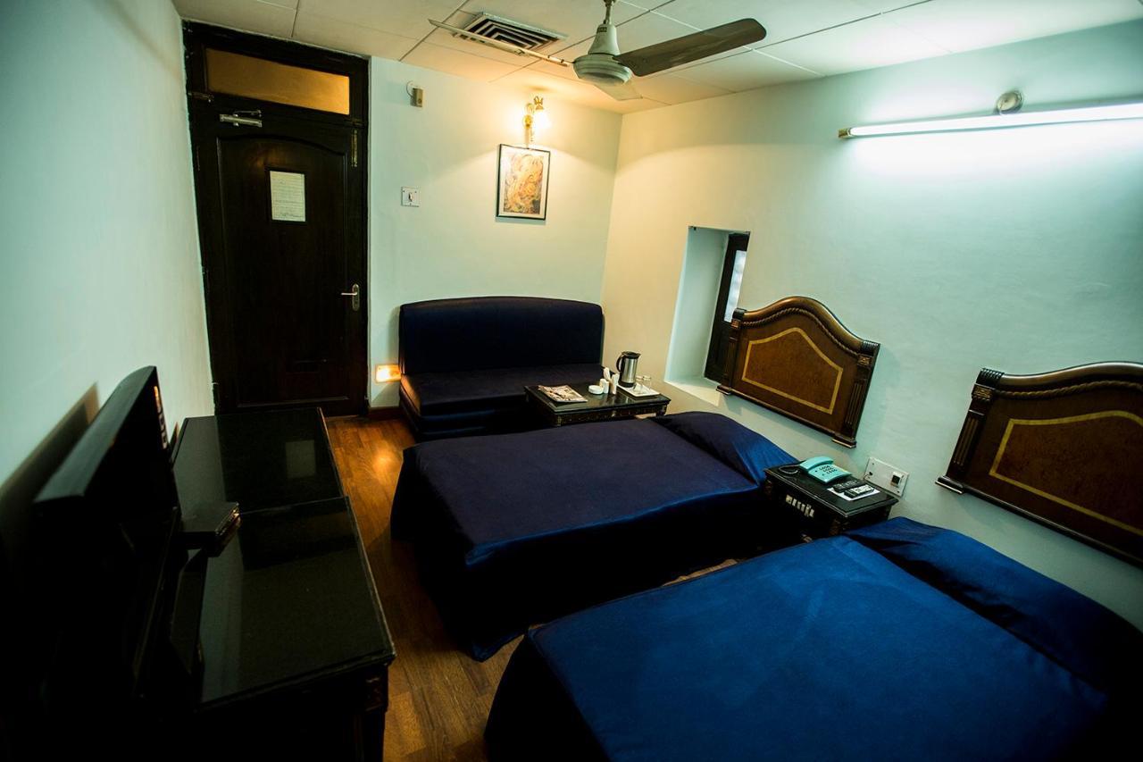 Deep Hotel Lucknow Eksteriør bilde