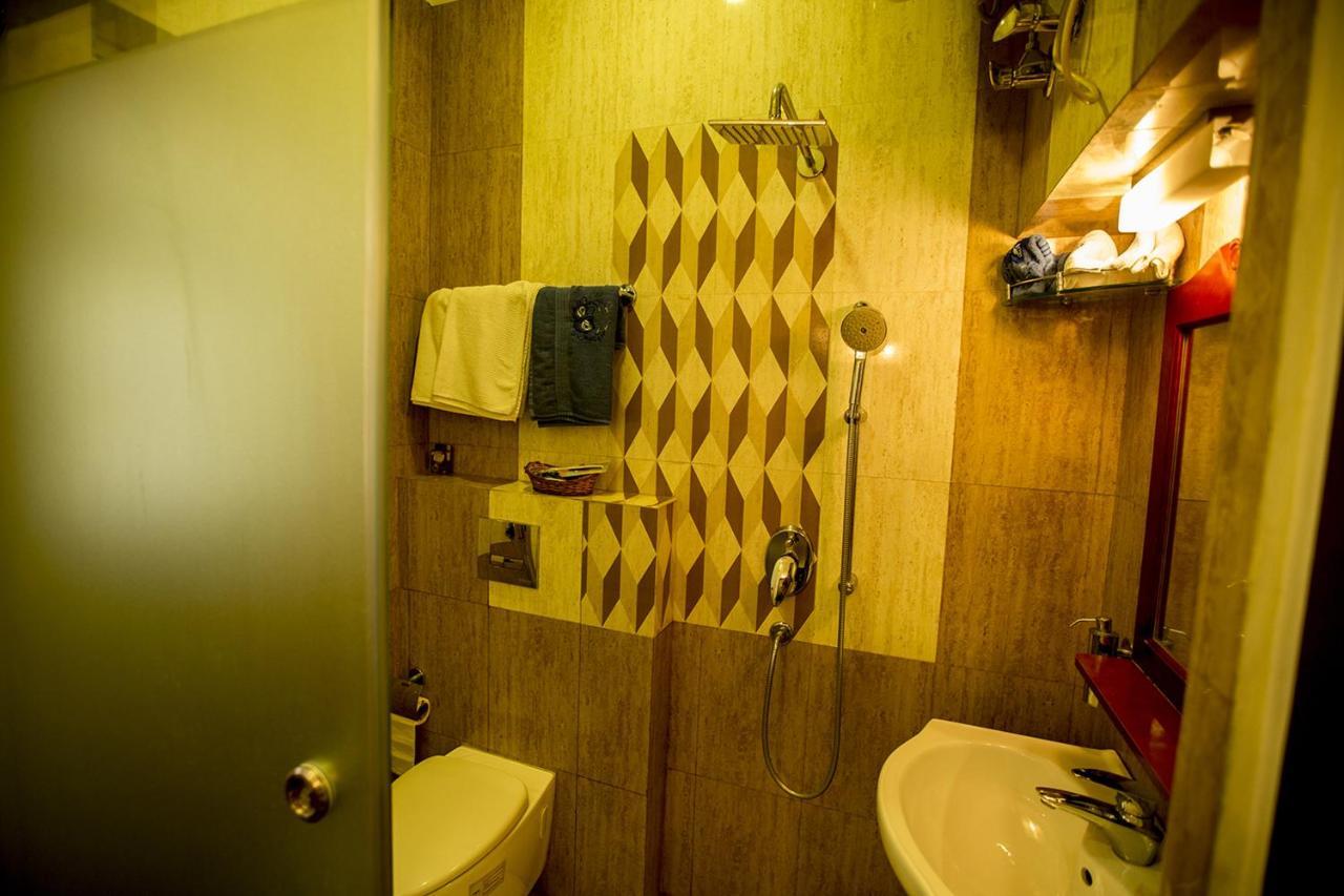 Deep Hotel Lucknow Eksteriør bilde