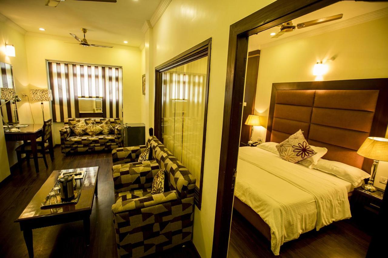 Deep Hotel Lucknow Eksteriør bilde