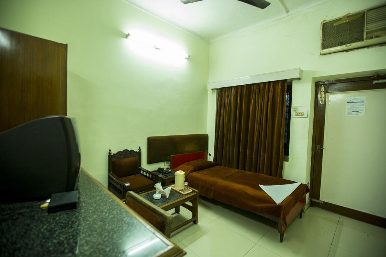 Deep Hotel Lucknow Eksteriør bilde