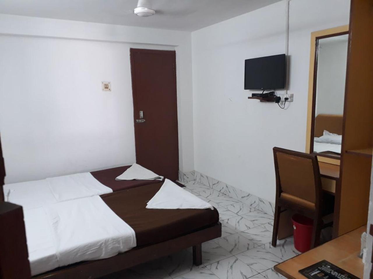Deep Hotel Lucknow Eksteriør bilde